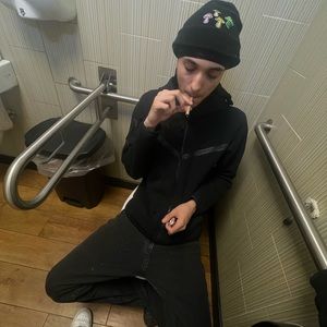 Meet your Posher, Jayy